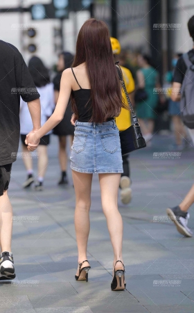 纤细美腿高跟女友 [13P]
