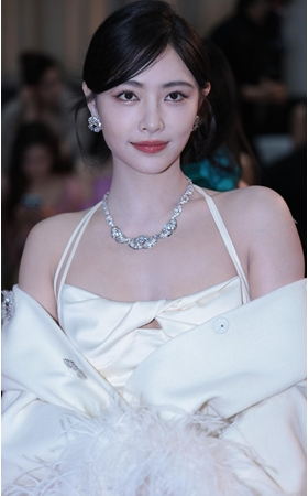 气质美人(96P)