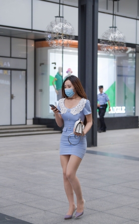 2081-2+104/丰腴的丝袜女人