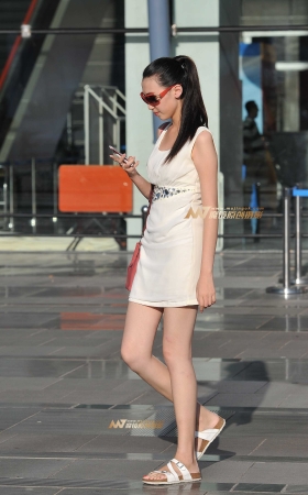 身材气质俱佳的短裙美女 [12P]