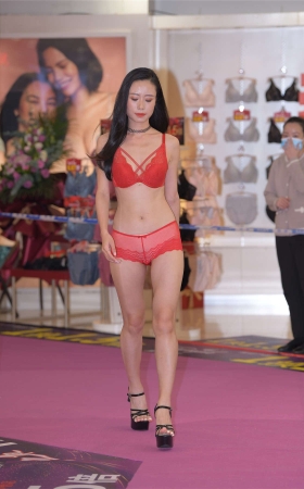 内衣展05