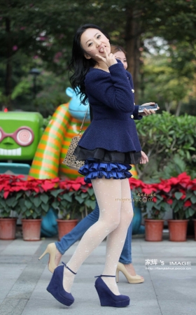 白色波点丝袜丰腴少妇 [12P]