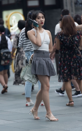 短裙美女