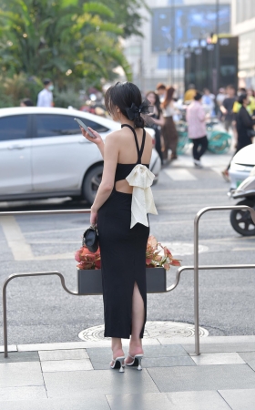 性感抹胸裙美女