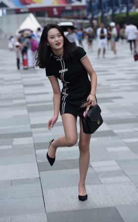 古色清香美女