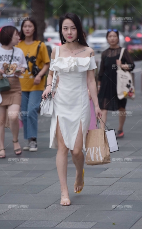 雪白的小姐姐 [13P]