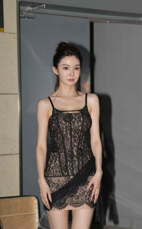黑色蕾丝吊带裙 [68P-1.66GB]