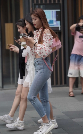 紧牛花姑娘