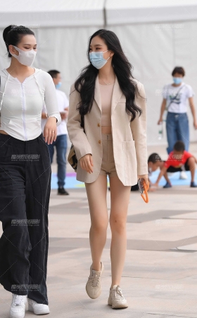热裤长腿小姐姐 [12P]