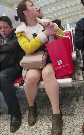 候车室的小妹