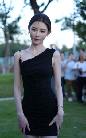 黑色修身裙 [241P4V-7.16GB]