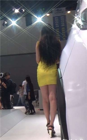 极品美女车模诱人犯罪的身材