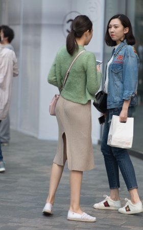 短裙饱满PP美女倩影