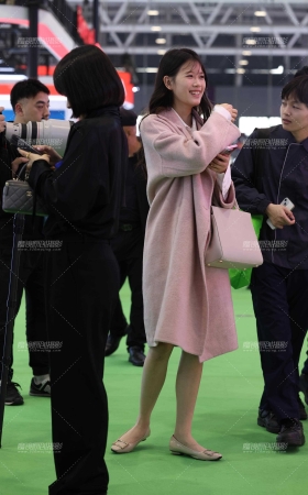 20250228纯情女大学生的肉丝美jio [18P]
