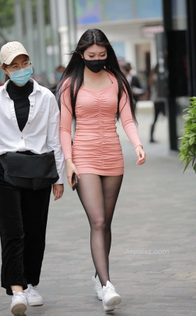 黑丝包臀裙街拍美女 【套图+视频】<font color=red> [8P]</font>