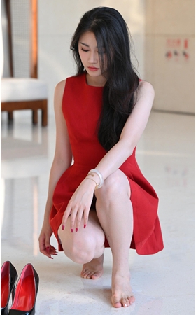 红色连衣裙美女(91P)