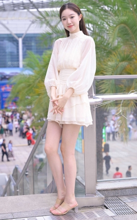 搭讪长得很乖的美腿小姐姐 [26P]