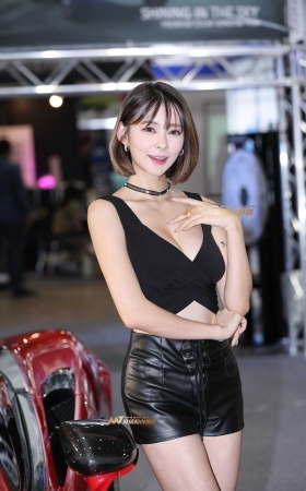 [辉辉赛贴-韩国改装车展]怎么这么好看 [17P]