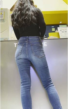 高腰紧牛美女