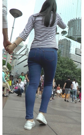 牛仔紧身裤妹子