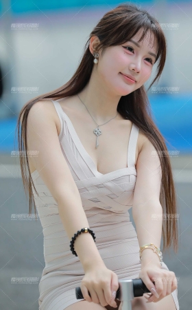 米色包臀裙美女 [33P]