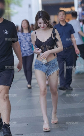 热裤美腿 [18P]