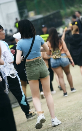 咸菜色热裤 [21P]