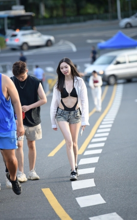 性感热裤大长腿
