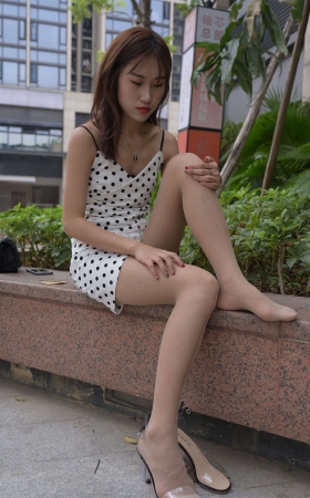御风街拍 楼楼 斑点包臀裙