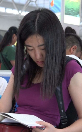 4k- 妹子的豹纹人字拖 [983 MB/MP4]