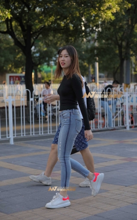 紧牛翘臀女友 [16P]