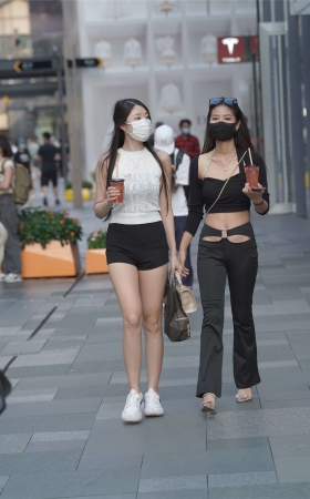 青春靓丽姐妹花