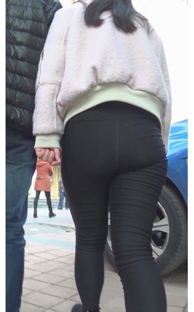 黑裤丰满小妹