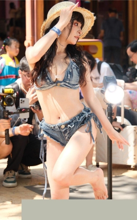 牛仔泳装cos小姐姐【套图+视频】3A8434[8.45G]