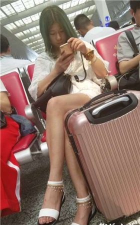 4k超清，白皙长腿苗条美眉