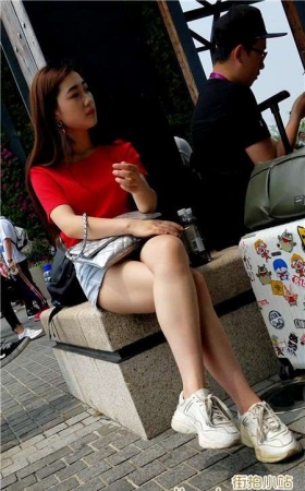 4K长相清纯甜美红T恤热裤初恋女神