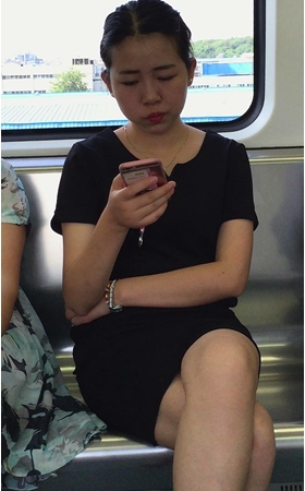 黑色OL制服短裙美女