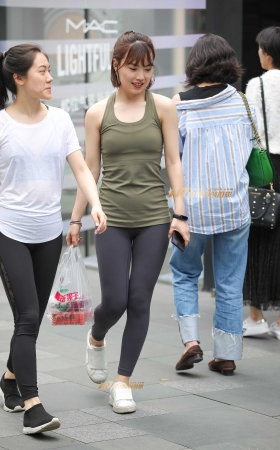 瑜伽运动女孩 [11P]