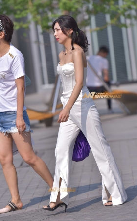 时尚抹胸白裤气质女 [14P]