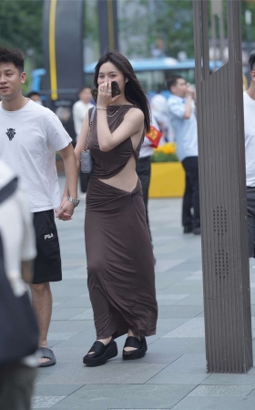 舒适的长裙套装