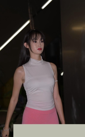 粉色瑜伽裤美女MJ3176