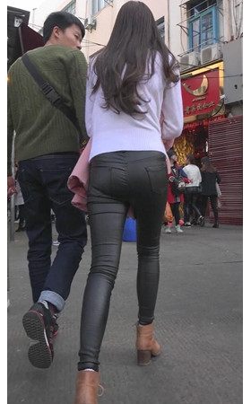 紧身皮裤美女