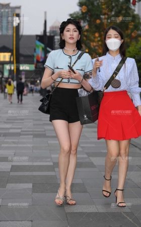美腿美女 [18P]