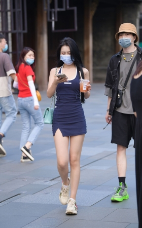 迷人出众de包臀裙小姐姐