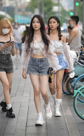甜美清纯小姐姐