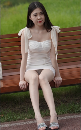 白皙美腿小姐姐(1728P)