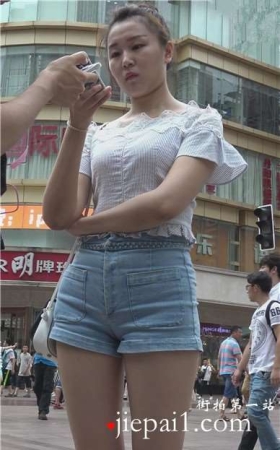 4k-街拍小清新高腰牛仔热裤清纯美女 [2.80 GB]