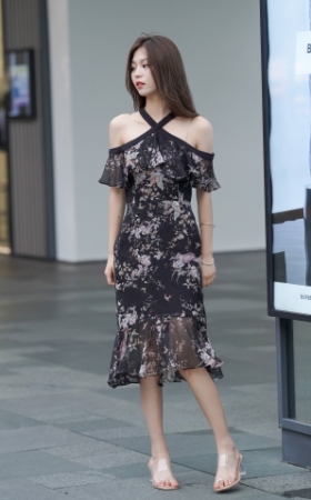 长裙美女