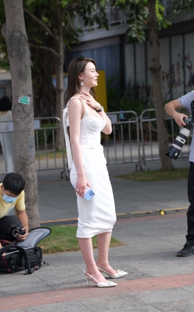 22425-13+114/低胸晚装裙美女