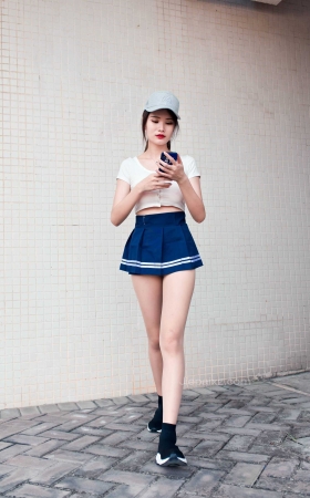 御风街拍★极品肉丝美腿婷婷骑单车 【套图+视频】<font color=red> [10P]</font>